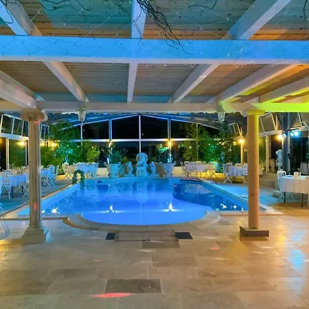 La Maison Coloniale - 15 Personnes - Piscine Hébergement de vacances Artagnan